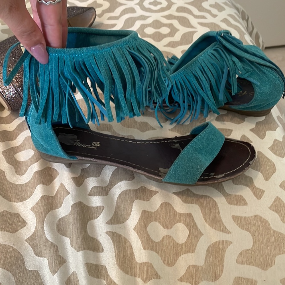 Sandals - Picture 2 of 3